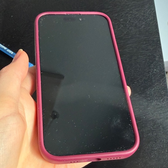 iPhone 15 Pro - includes new screen protector and case
